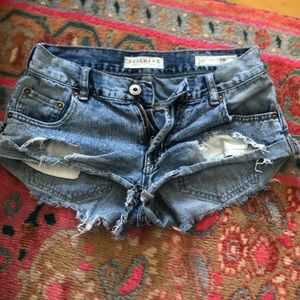 Bullhead slouchy short size 0